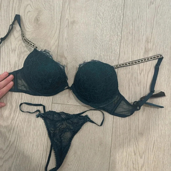 VICTORIAS SECRET NEW set - Picture 10 of 13